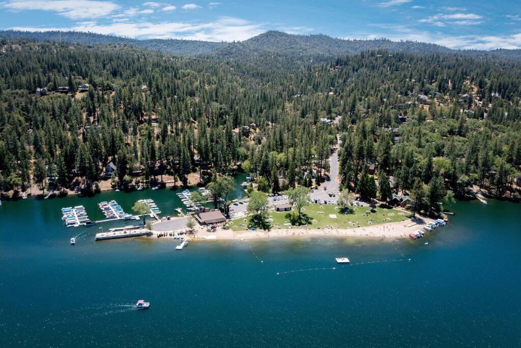 New Luxury Lake House In Pine Mountain Lake Close To Yosemite! Perfect For All Seasons! Great For Retreats, Getaways, Celebrations, And More! Groveland Buitenkant foto