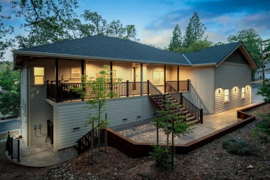 New Luxury Lake House In Pine Mountain Lake Close To Yosemite! Perfect For All Seasons! Great For Retreats, Getaways, Celebrations, And More! Groveland Buitenkant foto