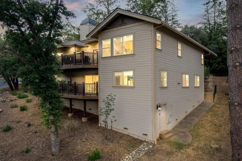 New Luxury Lake House In Pine Mountain Lake Close To Yosemite! Perfect For All Seasons! Great For Retreats, Getaways, Celebrations, And More! Groveland Buitenkant foto