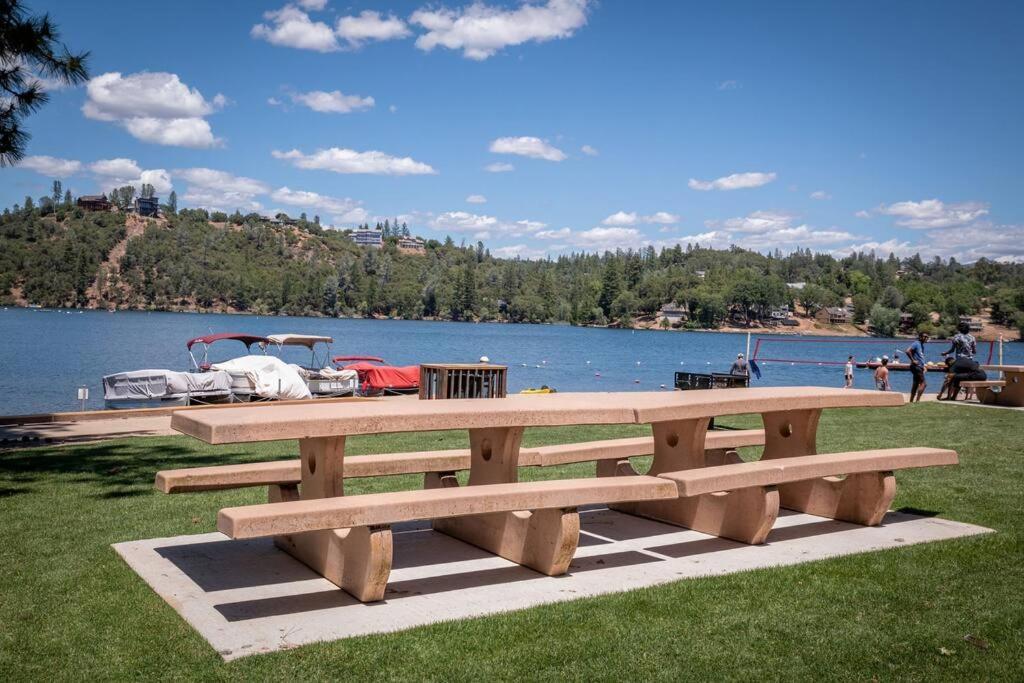 New Luxury Lake House In Pine Mountain Lake Close To Yosemite! Perfect For All Seasons! Great For Retreats, Getaways, Celebrations, And More! Groveland Buitenkant foto