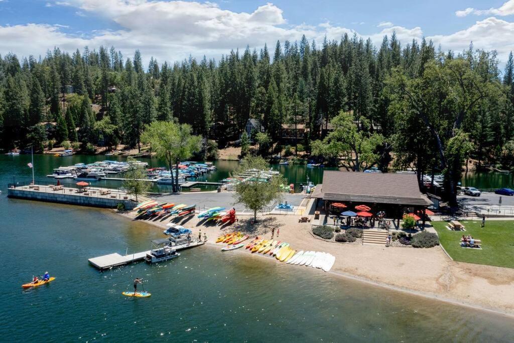 New Luxury Lake House In Pine Mountain Lake Close To Yosemite! Perfect For All Seasons! Great For Retreats, Getaways, Celebrations, And More! Groveland Buitenkant foto