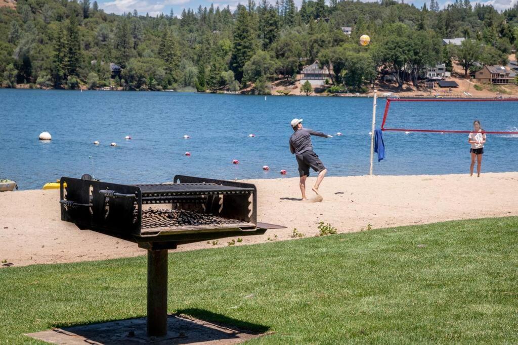 New Luxury Lake House In Pine Mountain Lake Close To Yosemite! Perfect For All Seasons! Great For Retreats, Getaways, Celebrations, And More! Groveland Buitenkant foto