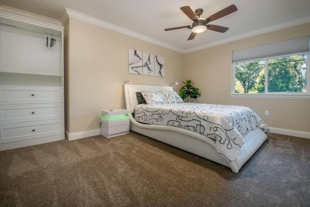 New Luxury Lake House In Pine Mountain Lake Close To Yosemite! Perfect For All Seasons! Great For Retreats, Getaways, Celebrations, And More! Groveland Buitenkant foto