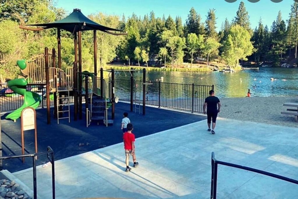 New Luxury Lake House In Pine Mountain Lake Close To Yosemite! Perfect For All Seasons! Great For Retreats, Getaways, Celebrations, And More! Groveland Buitenkant foto