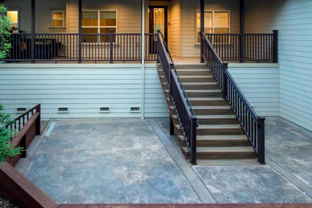 New Luxury Lake House In Pine Mountain Lake Close To Yosemite! Perfect For All Seasons! Great For Retreats, Getaways, Celebrations, And More! Groveland Buitenkant foto