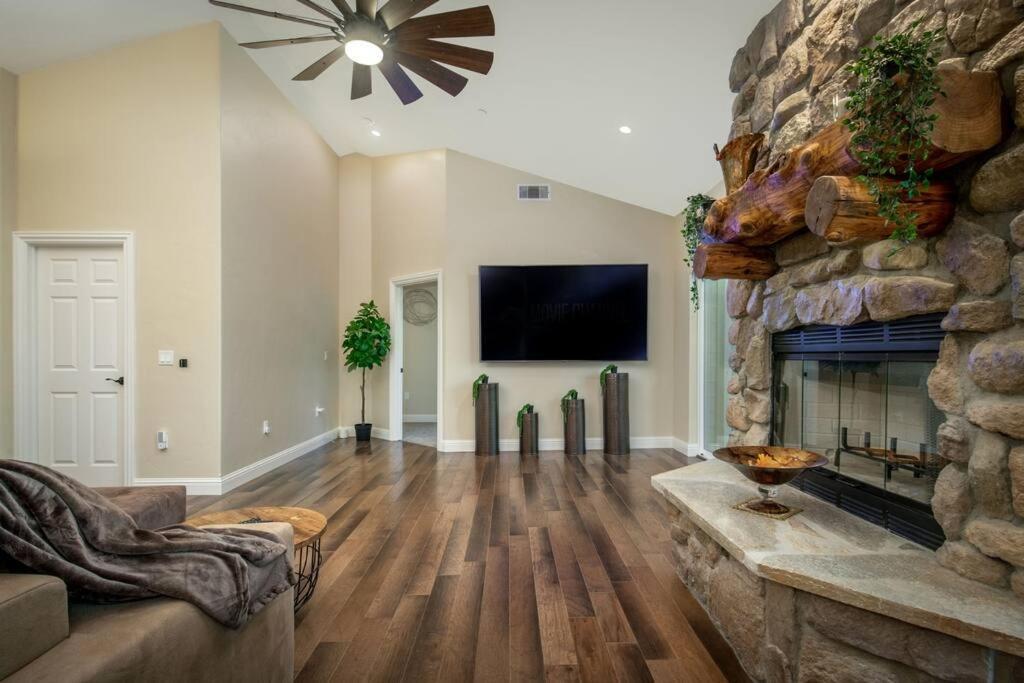 New Luxury Lake House In Pine Mountain Lake Close To Yosemite! Perfect For All Seasons! Great For Retreats, Getaways, Celebrations, And More! Groveland Buitenkant foto