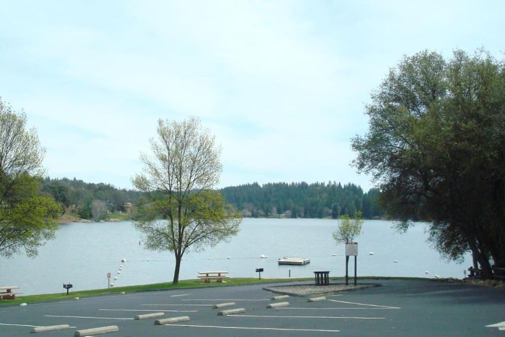 New Luxury Lake House In Pine Mountain Lake Close To Yosemite! Perfect For All Seasons! Great For Retreats, Getaways, Celebrations, And More! Groveland Buitenkant foto